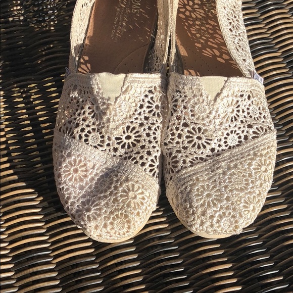 Ivory Lace Toms - Picture 2 of 5